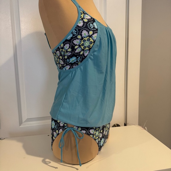 Blue Turquoise print two piece tankini bikini style swimsuit size medium - Picture 2 of 11